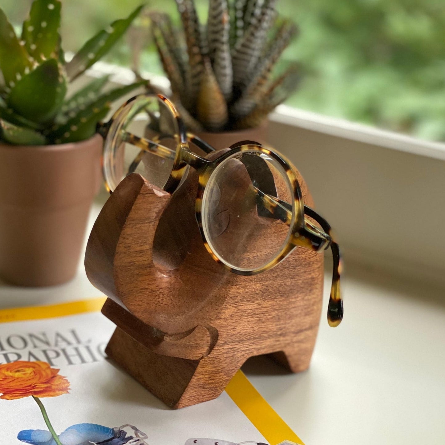 Asha Handicrafts Elephant Eyeglass Acacia Wood Stand
