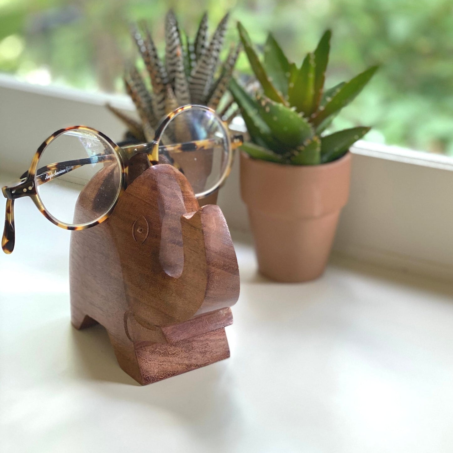 Asha Handicrafts Elephant Eyeglass Acacia Wood Stand