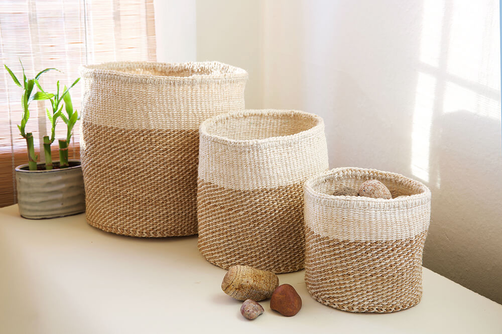 Swahili African Modern Set of Three Beige and Cream Twill Sisal Nesting Baskets