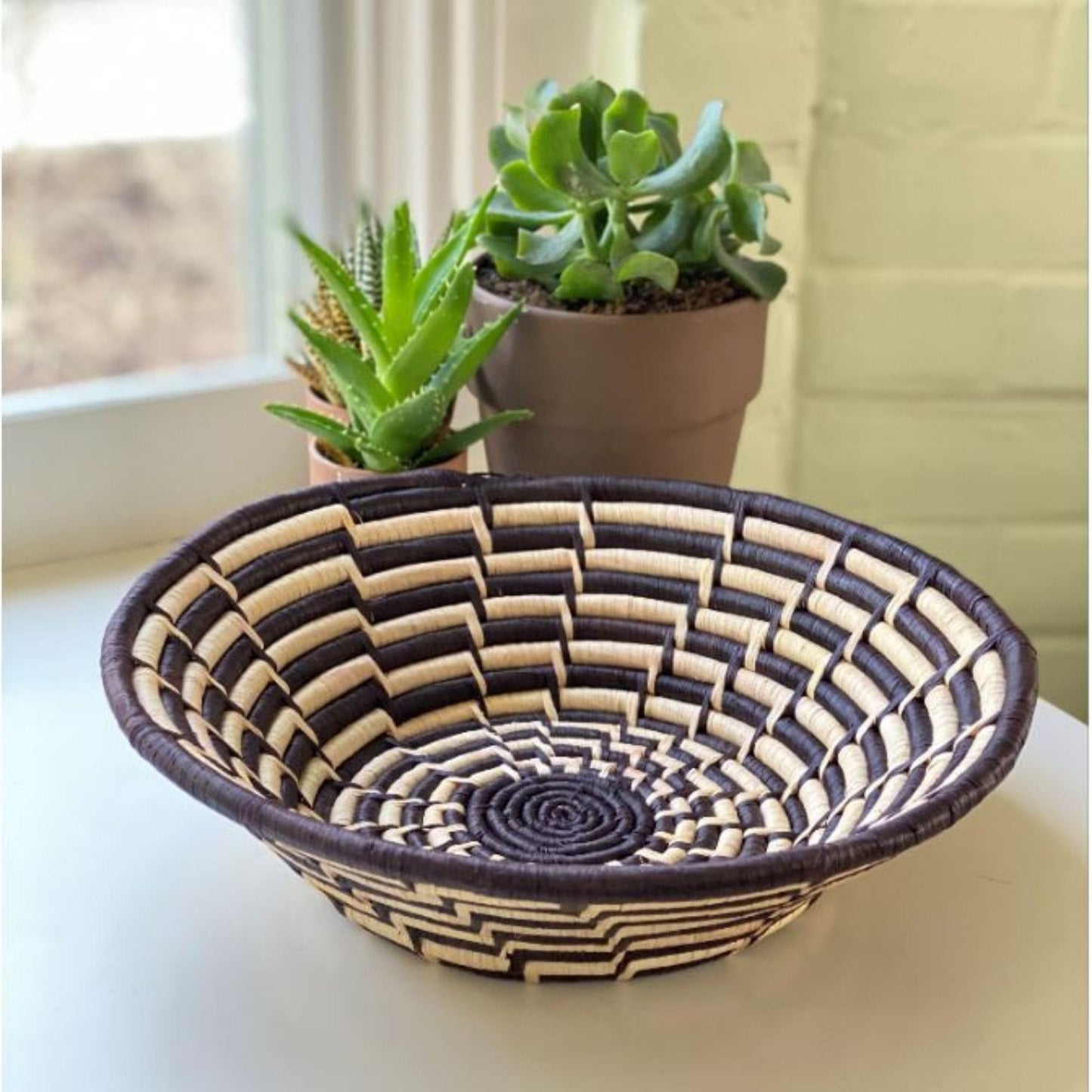 Gitzell Woven Sisal Basket Feathered Monochrome Pattern