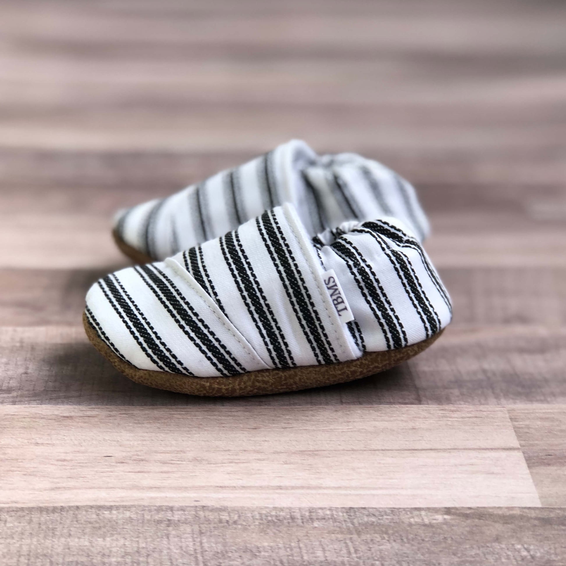 Trendy Baby Mocc Shop Black and White Nautical Stripes Low Tops
Jungle Pillows
