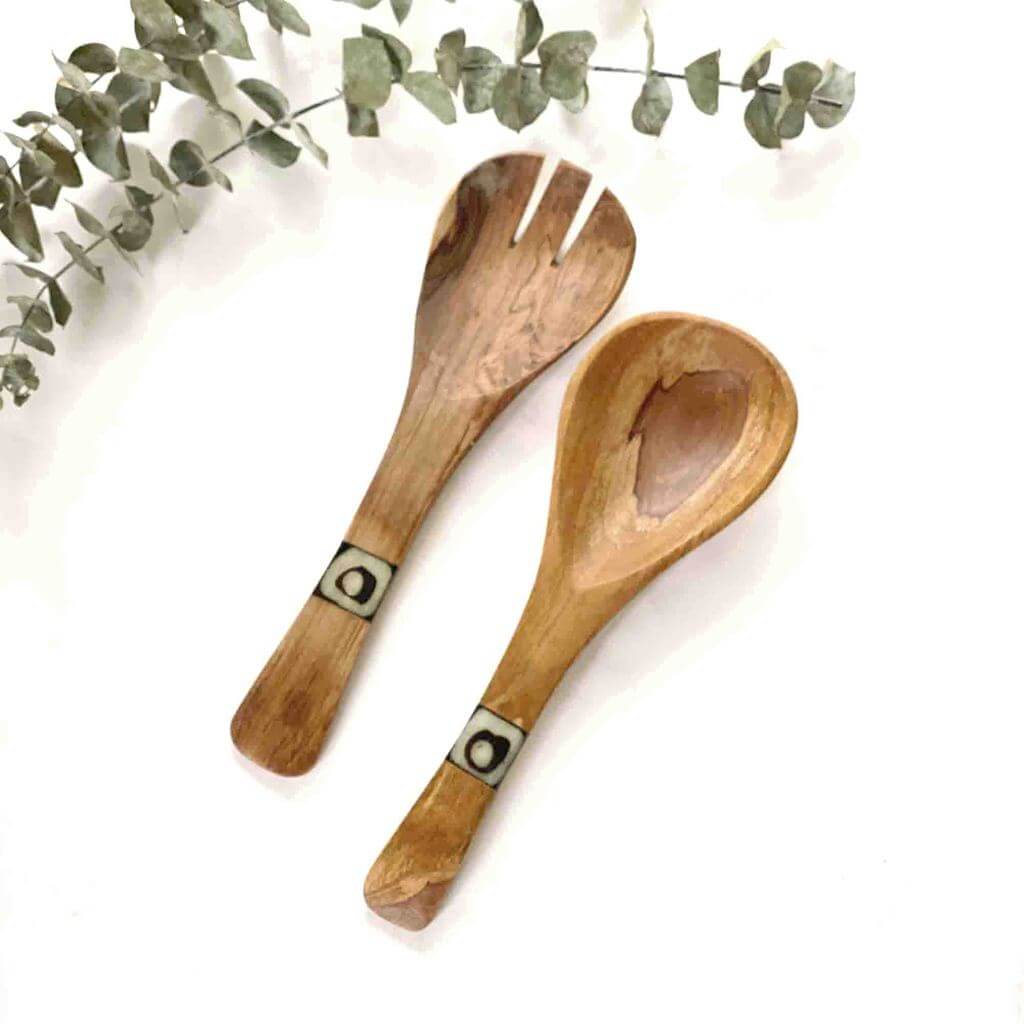 Jedando Handicrafts Olive Wood Serving Set with Batik Inlay