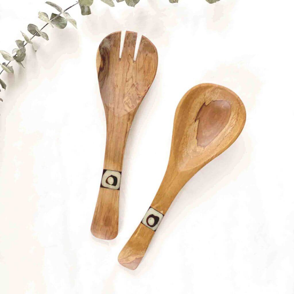 Jedando Handicrafts Olive Wood Serving Set with Batik Inlay