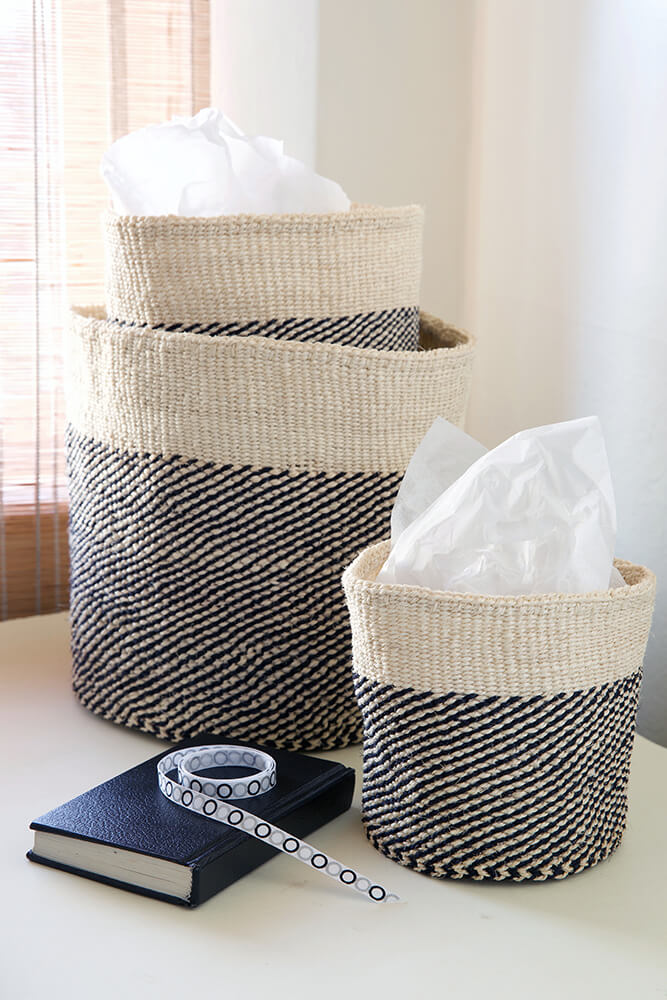 Swahili African Modern Set of Three Black and Cream Twill Sisal Nesting Baskets