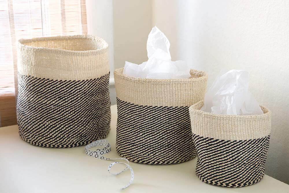 Swahili African Modern Set of Three Black and Cream Twill Sisal Nesting Baskets