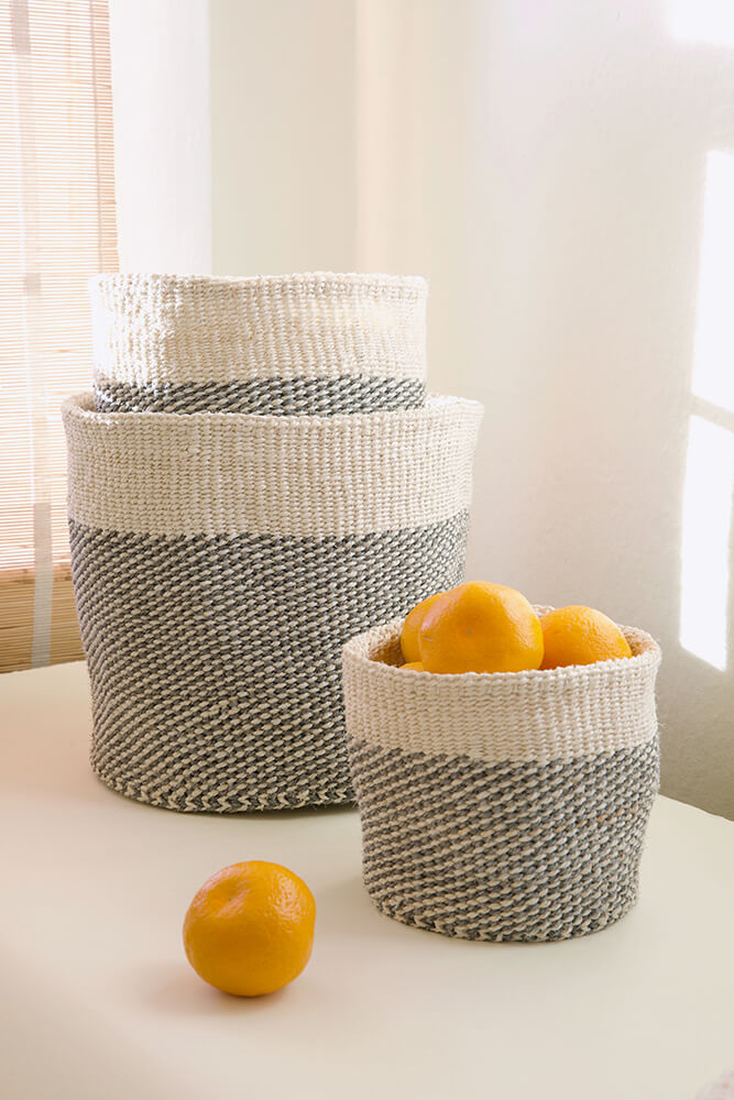 Swahili African Modern Set of Three Gray and Cream Twill Sisal Nesting Baskets